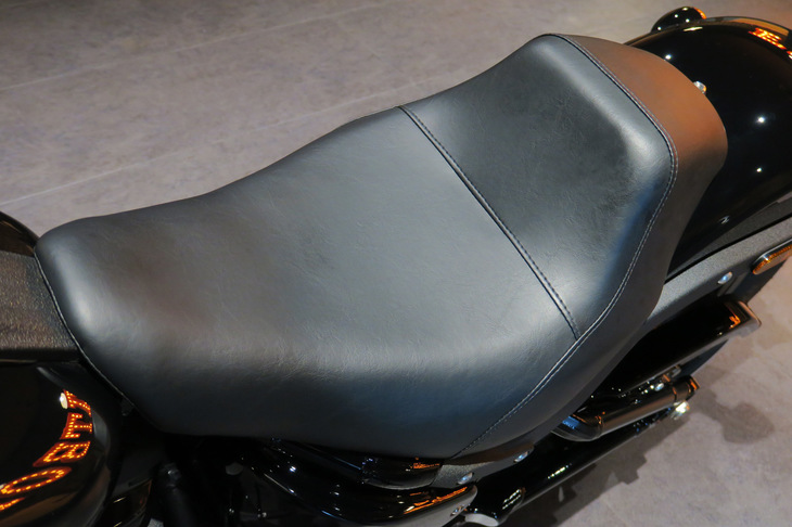 ハーレーダビッドソン・ローライダーS（シート）