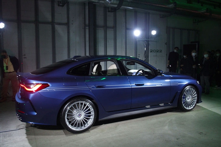 BMWアルピナB4グランクーペ（サイドビュー）