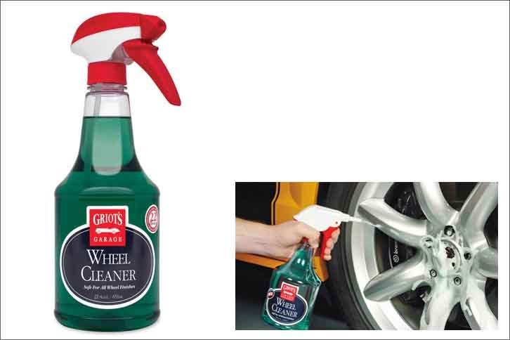 【ホイールケア】
	GRIOT'S GARAGE／グリオズ ガレージ　ホイールクリーナー 22オンス
	
	クルマ用ホイールの世界的ブランド「BBS」が認定するホイール用クリーナー。洗浄効果だけでなくホイールの素材への攻撃性、環境性などの厳しいテストをすべてクリアしている。直接ホイールに吹き付けてブラシでこすり、水をかけながらスポンジで洗い流すだけで、ブレーキ粉や油分、泥などを分解する。
	
	内容量：651ml　価格：2367円（税込）　問い合わせ：LE GARAGE　03-3587-2785