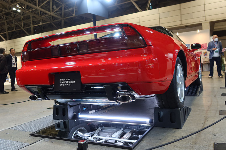 ホンダNSX（ヘリテージサービス説明用の展示車両）