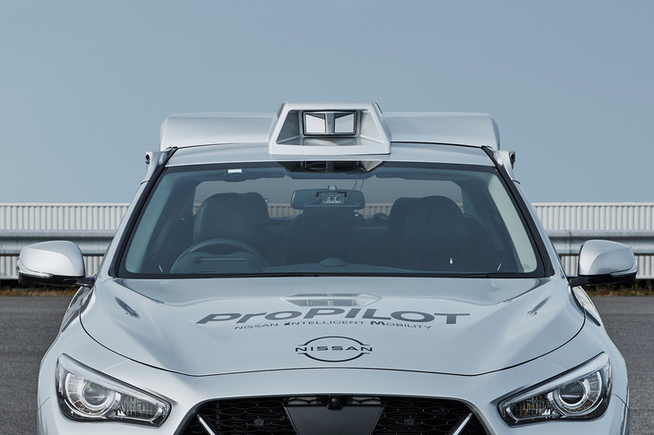 「グラウンド トゥルース パーセプション」では、前方を監視するLiDARを状況認識の中核としている。