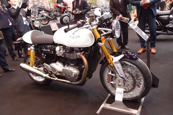 トライアンフ・スラクストンR