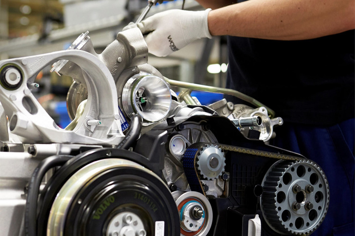 ボルボと吉利は、2019年にエンジンやハイブリッドパワートレインの開発・生産を担う合弁会社の設立で合意。新会社ではボルボの社員3000人、吉利の社員5000人が働き、吉利、プロトン、ロータス、LEVC、LYNK&CO.にパワートレインを供給するという。