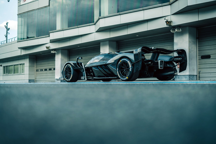 空力性能を追求したデザインは、エイドリアン・ニューウェイの手になるもの。名だたるF1マシンを手がけてきた鬼才だ。