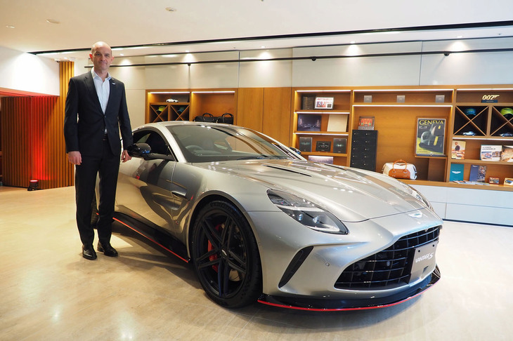 アストンマーティンでプロダクトマネジメントを担当するニール・ヒューズ氏。