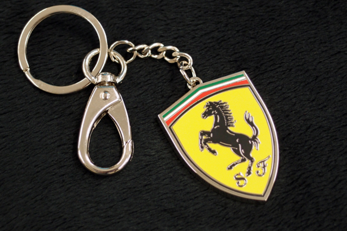フェラーリの純正キーホルダーをプレゼント！ - webCG