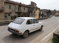 エドアルドさんは、愛車に乗って仕事先へと向かって行った。