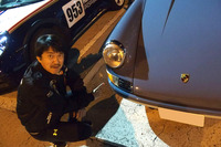 同じ「911」ながら、初代と最新型のボディーサイズの差に愕然（がくぜん）とした。「911ダカール」が特段デカいとは感じなかったのだが、ナローと並べるとカバとコビトカバくらい違う。