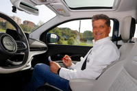 「EVの評判は上々です」とロレンツォ校長。