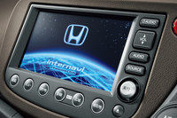 2011年当時のホンダのHDDナビゲーションシステム。「インターナビ」とは、ホンダが提供する交通情報サービス、およびそれに対応するナビゲーションシステムの総称である。