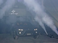 発表会に登場した「アトラックス」。