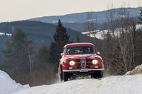 「サーブ96」の高性能モデル「モンテカルロ850」。エンジンは3気筒の2サイクルで、パイーンという独特の排気音で軽快に走っとりました。