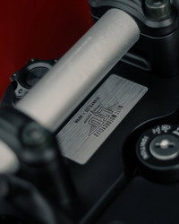 イエローのタンクが目印！ マットが限定モデル「ベニーズリミテッド×ジャパンGT-SR 250」を発売の画像