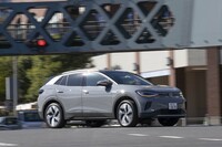 「プロ ローンチエディション」はリアアクスルに最高出力204PSのモーターを搭載。0-100km/h加速のタイムは8.5秒で、最高速は160km/h（リミッター作動）。