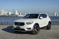 「XC40リチャージプラグインハイブリッド」は、CMA（コンパクト・モジュラー・アーキテクチャー）プラットフォームとしては初めてとなるプラグインハイブリッド車。