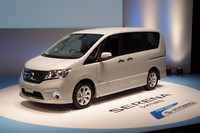 日産セレナに燃費スペシャル「S-HYBRID」登場の画像