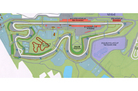 
	富士スピードウェイ、改修後のコース図。国内最長のメインストレートなどFISCOの特徴を継承しつつ、各所を安全かつ近代的にリファインすることが目的。
	リニューアルは、ドイツに本拠を置き、近年世界中のサーキットの改修や設計を手がけた実績をもつティルケが担当する
	 