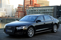 アウディA8 L W12クワトロ