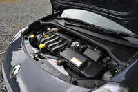 1.6リッターエンジンは112psと15.4kgmを発生する。