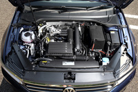 1.4リッター直4直噴ターボエンジン。アイドリングストップ機構や気筒休止システムなどの採用とも相まって、20.4km/リッターの燃費を実現している（JC08モード）。