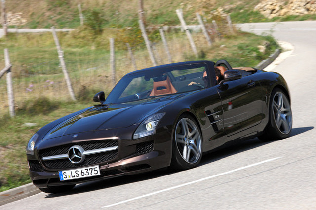 メルセデス·ベンツ SLS AMG ロードスター 黒曜石 黒 メタリック1:18 メルセデス·ベンツ SLS AMG ロードスター 黒曜石 黒 メタリック1:18