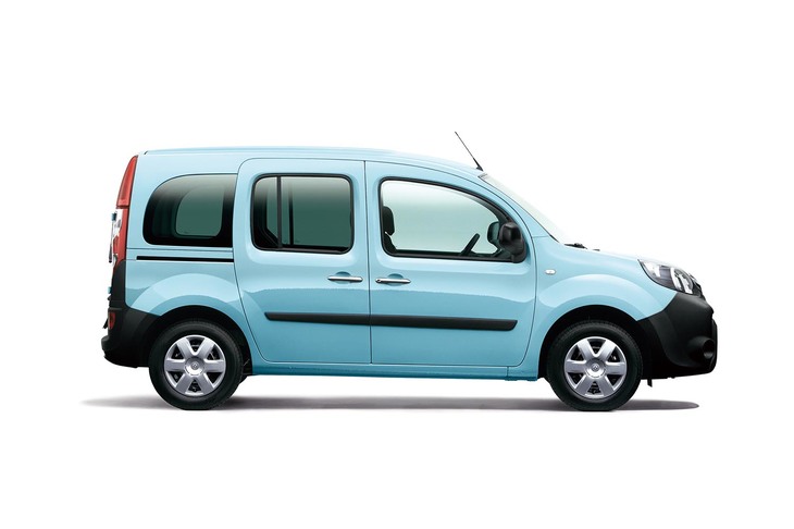 同じボディーカラー「ブルー ドラジェ」をまとうモデルは、2019年6月に「カングー クルール」の名で限定発売されており、今回はその復刻ともいえる。なお、車名にある「ペイザージュ」はフランス語で「風景」を意味する。