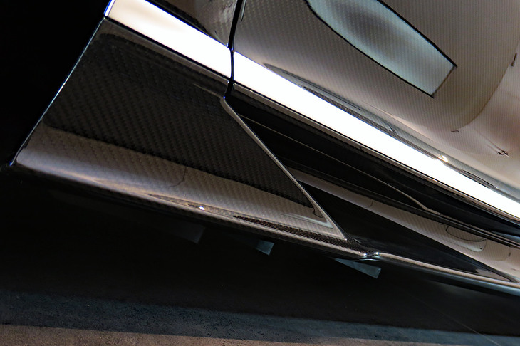 ブガッティ・シロン（サイドシル）