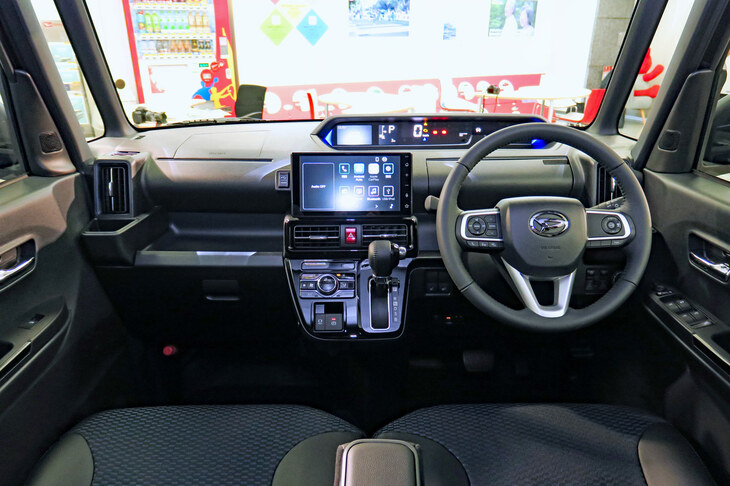 ダイハツ・タント カスタム（インストゥルメントパネルまわり）