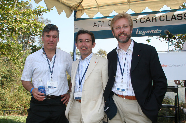 中央の中村氏を挟んで、向かって右がクリス・バングル氏。フィアットやBMWのチーフデザイナーとして、数多くの注目作を生み出した。左は元マクラーレンのチーフデザイナー、フランク・ステファンソン氏。