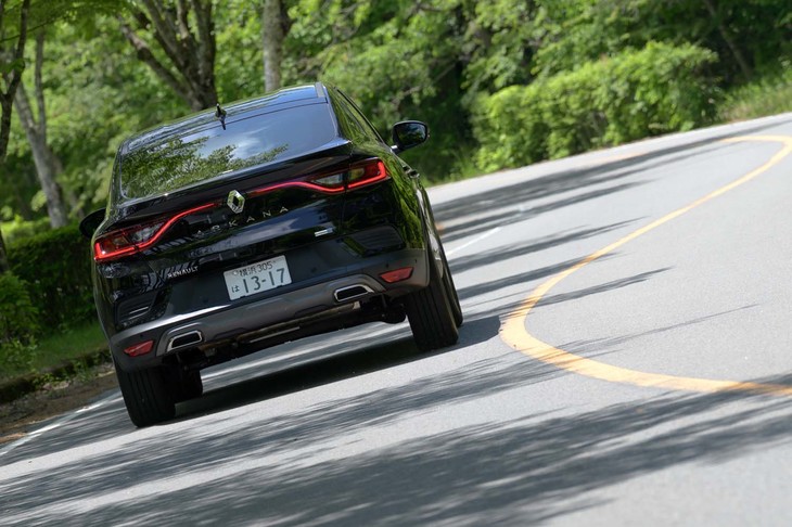 駆動方式はFFのみの設定。ただし最低地上高は200mmを確保している。