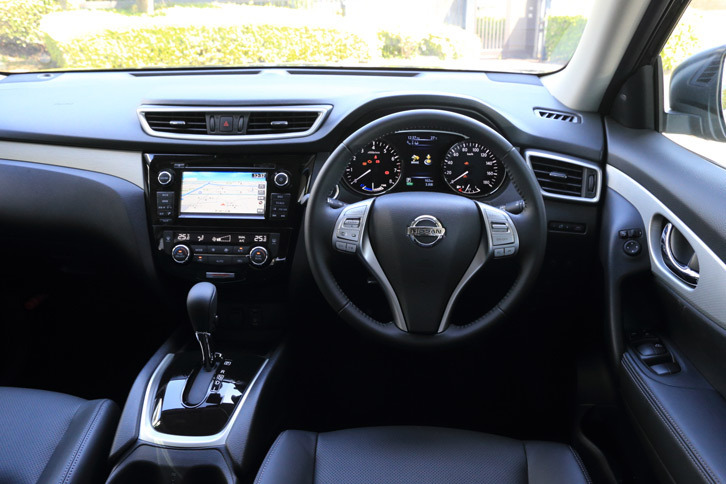 「日産エクストレイル モード・プレミア“AUTECH 30th Anniversary”」