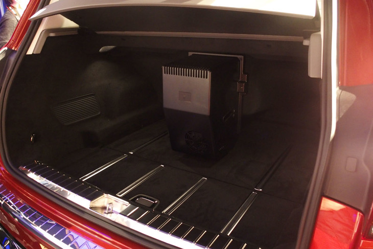 メルセデス・マイバッハGLS（荷室）