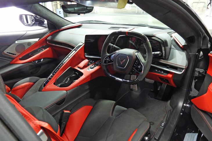 シボレー・コルベットZ06 Z07パッケージ装着車（インストゥルメントパネルまわり）