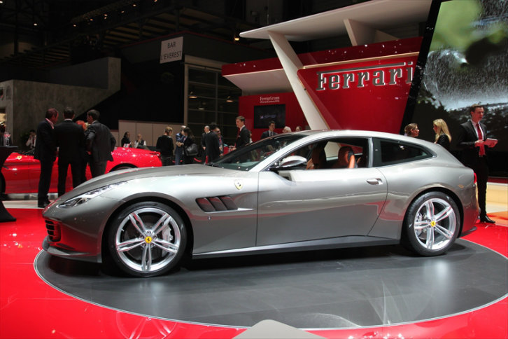 フェラーリGTC4ルッソ