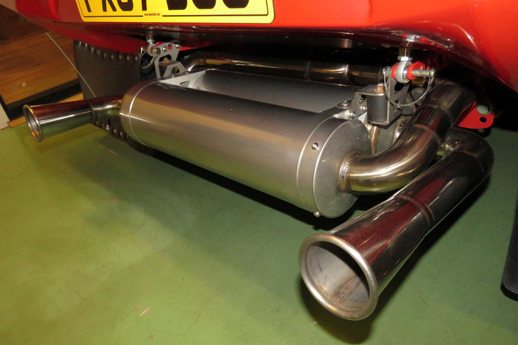 the STR（マフラー）