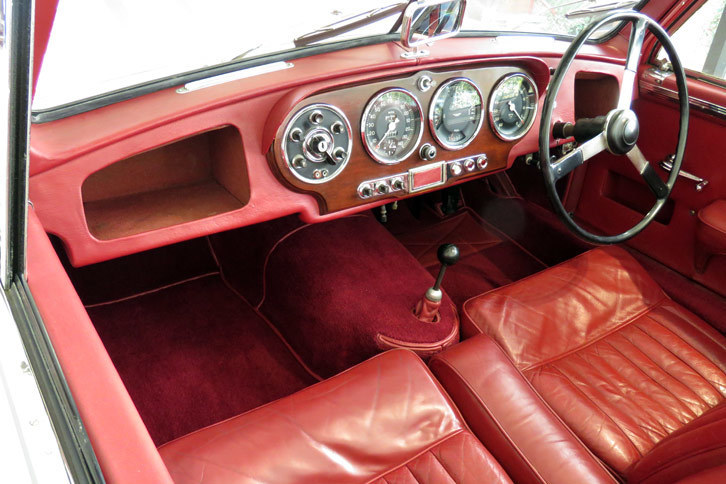 アストンマーティンDB2 DHC