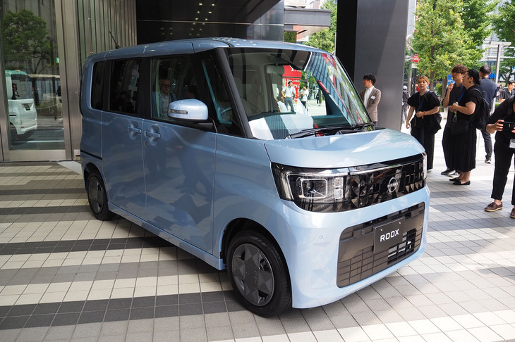 日産ルークス（フロントビュー）