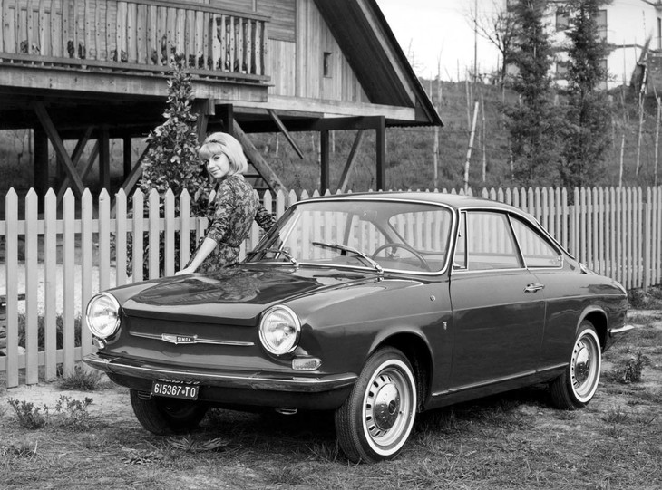 1962年の「1000クーペ」。フィアットのフランス版、シムカもよきベースになった。これはシムカ自身が製作したスポーティーなクーペで、ボディーはジウジアーロが手がけた。1967年には高性能版の「1200S」が誕生した。