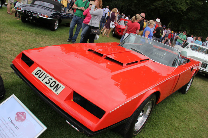 「アストンマーティン・ラゴンダ」で知られる英国人デザイナー、ウィリアム・タウンズ氏による1972年「ガイソンE12」。数字の0も混ぜて「GUYS0N」としたのはお見事。