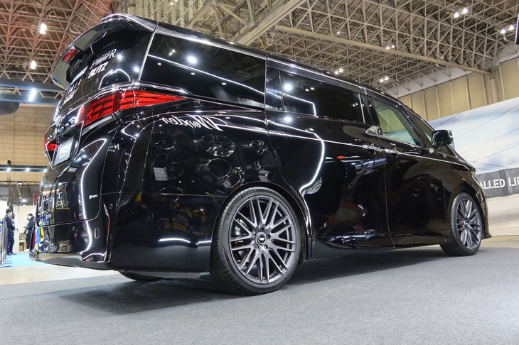 サイズ展開は16～21インチの17サイズ。幅広い車種に適合する。