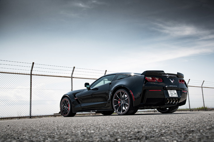 現行型のC7が登場したのは2013年。モデルライフ6年にしてフルモデルチェンジを迎えることとなった。