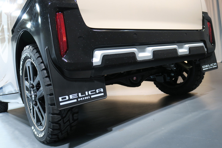 三菱デリカミニ × Coleman（リアバンパー＆マッドフラップ）