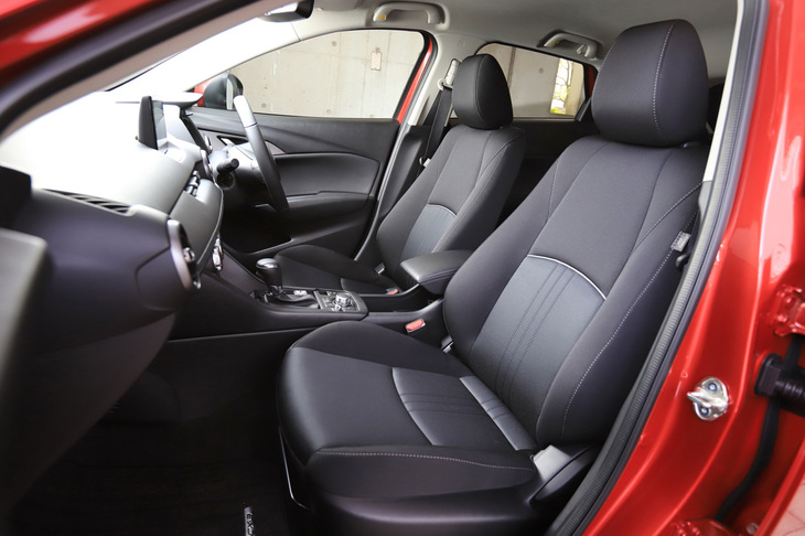 マツダCX-3 20S（フロントシート）