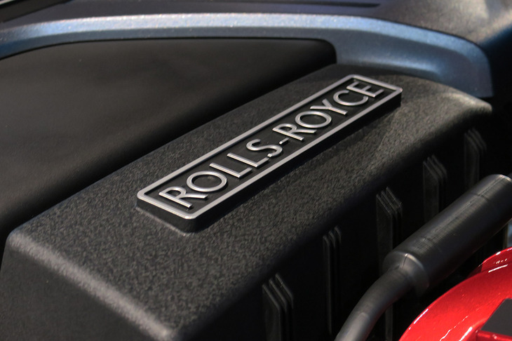 ロールス・ロイス・ブラックバッジ・ゴースト（6.75リッターV12ツインターボエンジン）