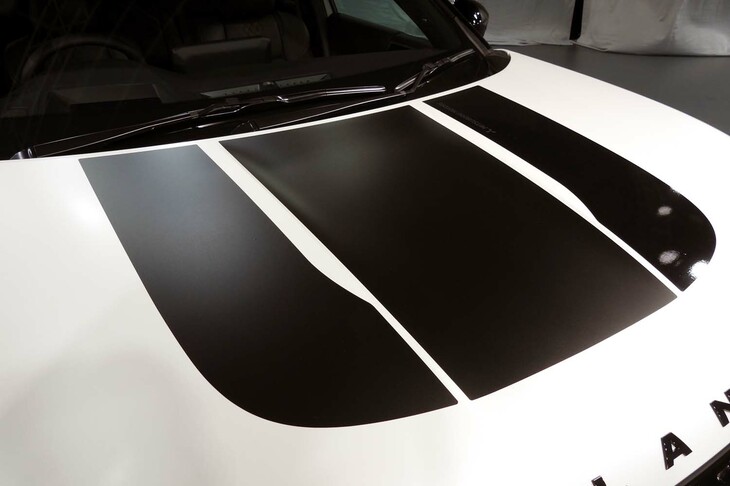 三菱アウトランダーPHEV ACTIVE FIELD（フードデカール）