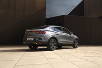 「ルノー・アルカナ」の新グレード「E-TECHエンジニアード」登場の画像