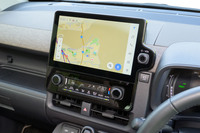 試乗した「シエンタ」の登録時点ではオプションだった10.5インチのディスプレイオーディオ（コネクティッドナビ対応）は、最新モデルの「Z」グレードでは標準装備になっている。やはり大きいほうが見やすい。