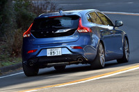 「ポールスター・パフォーマンス・エキゾーストセット」として、ステンレス製エキゾーストシステムとリアディフューザー、スポーツエアフィルターも標準で装備される。