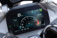 インディアン・スカウト ローグ（6MT）／トライアンフ・ロケット3 GT（6MT）／BMW R1250RS（6MT）【試乗記】の画像