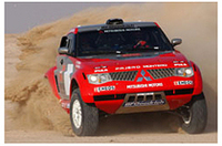 三菱、04年ダカールラリー参戦車両「パジェロエボリューション」発表